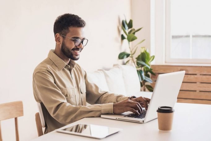 Un métier aux règles spécifiques : pourquoi le consultant a besoin d’un comptable spécialisé
